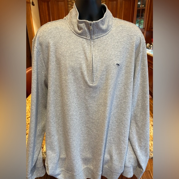 Vineyard Vines men’s quarter zip pullover. Sharp grey w/contrast collar & logo - Picture 8 of 8